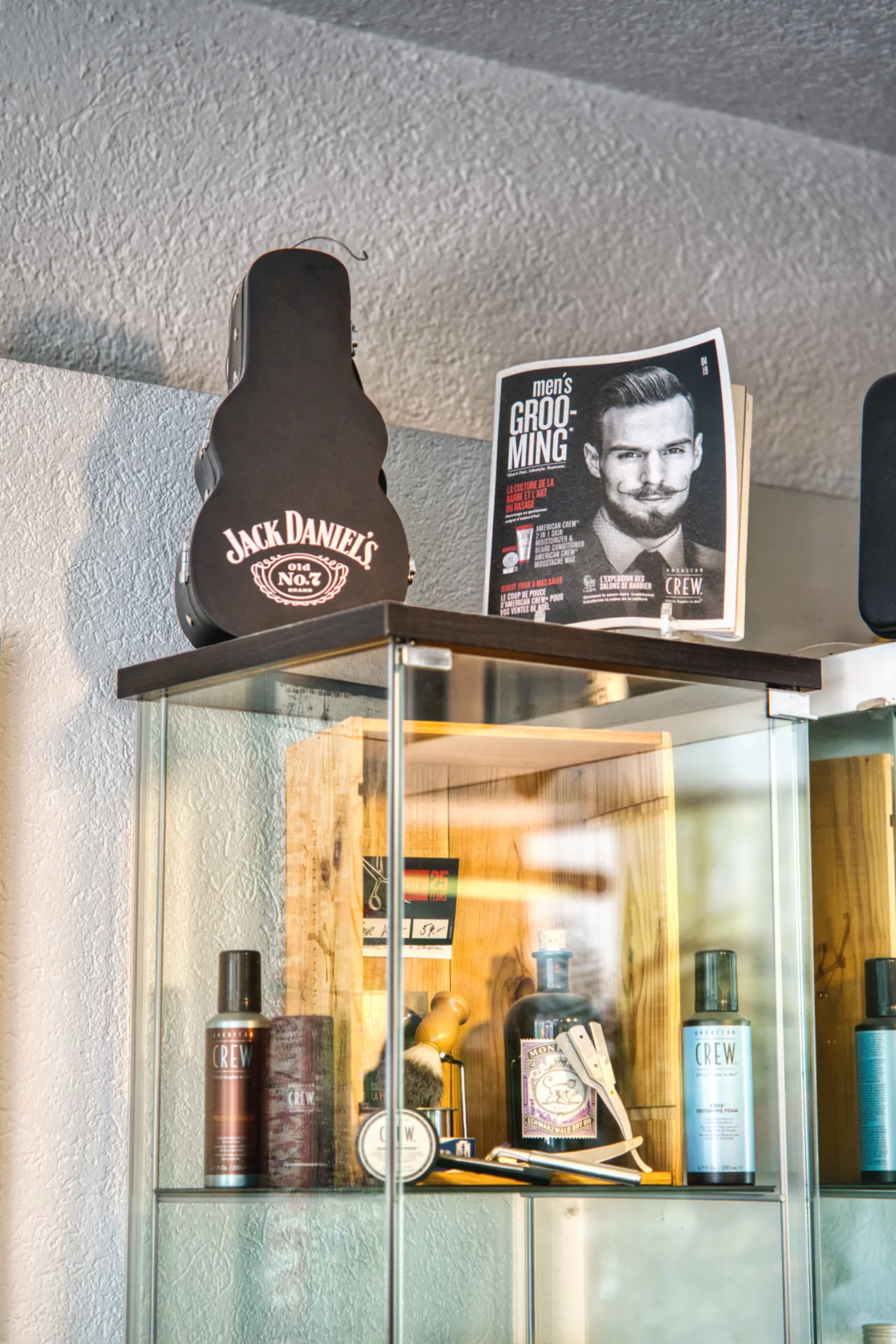 Vitrine Produits — Figaro Coiffure Châtel-St-Denis