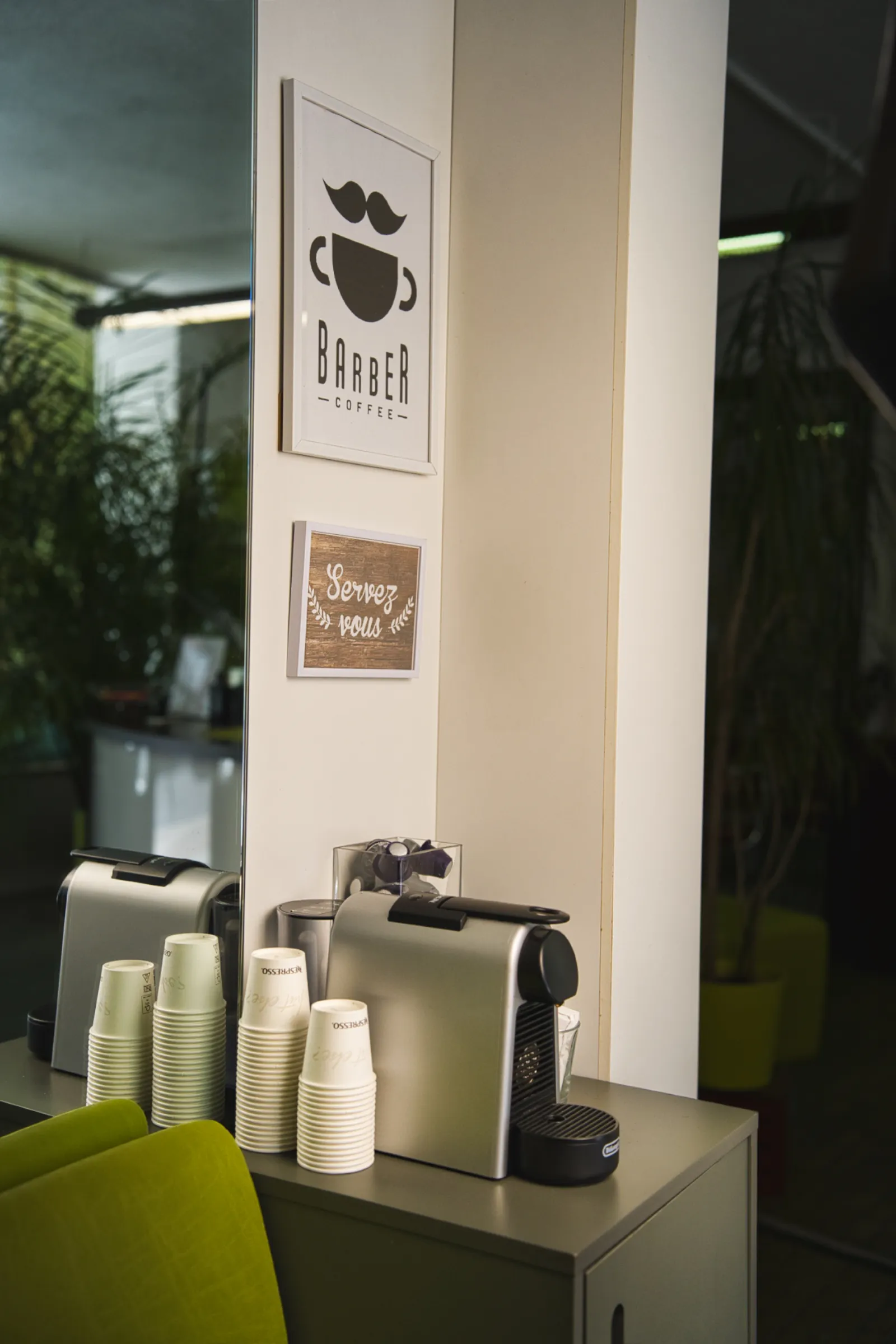 Coin Cafe Nespresso — Figaro Coiffure Châtel-St-Denis