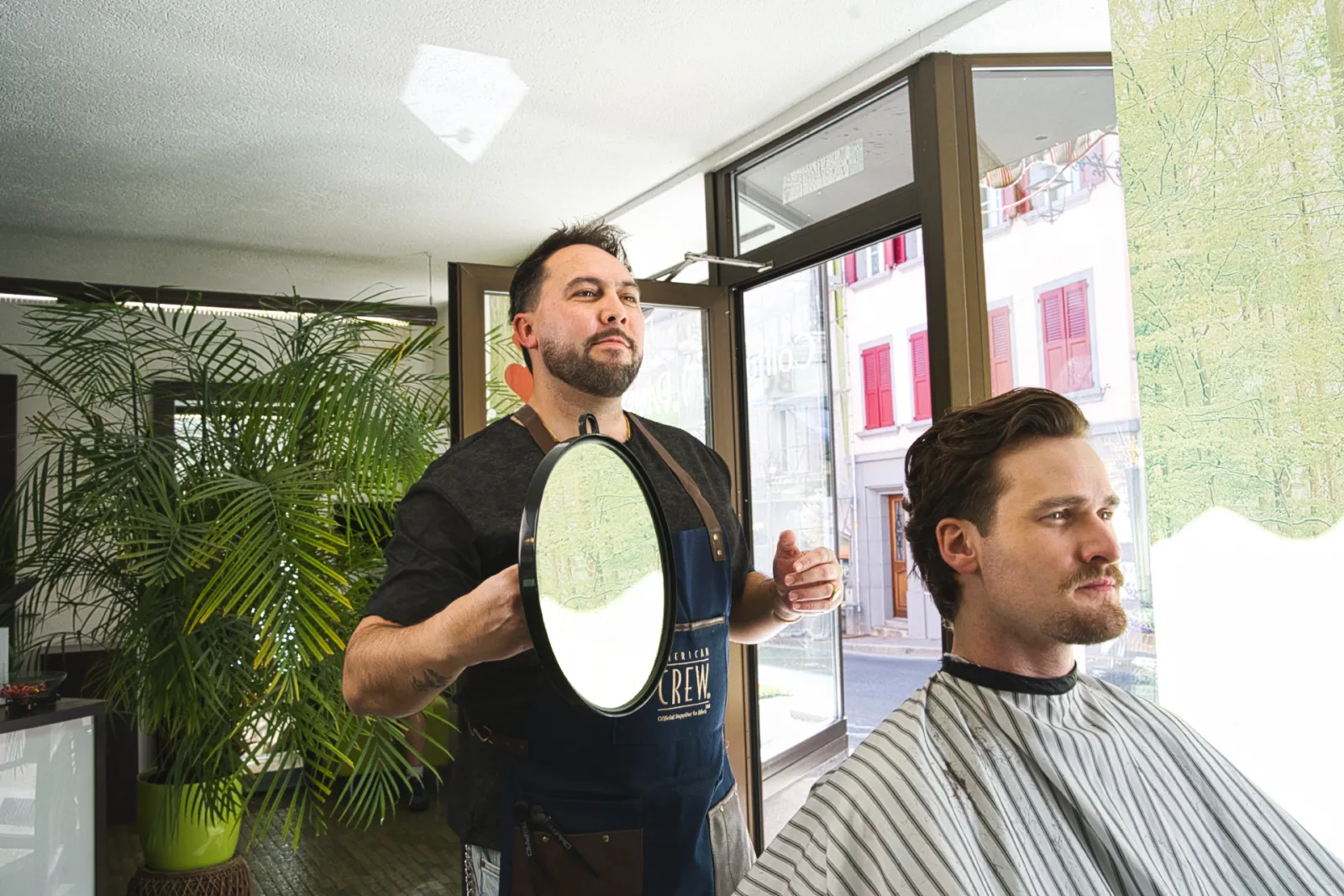 Miroir Final Client — Figaro Coiffure Châtel-St-Denis